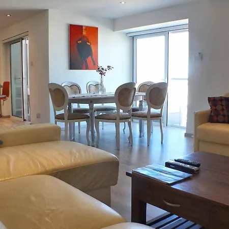 Spinola Court With Pool And Close To Beach St Julians Center アパート Saint Julian's