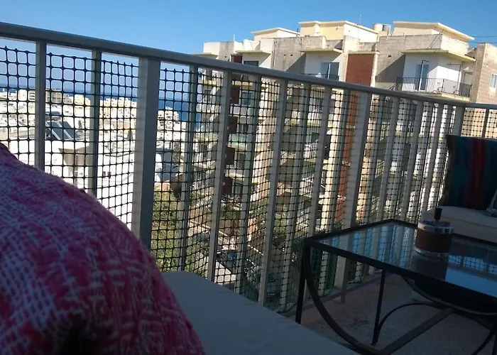 Spinola Court With Pool And Close To St Julians Center *