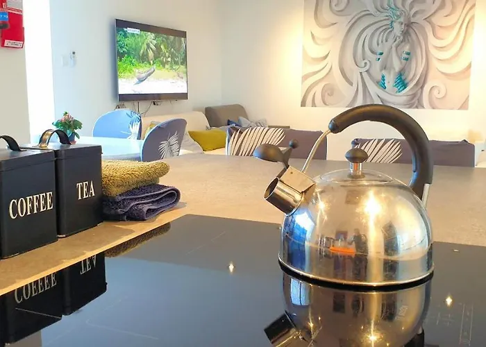 Spinola Court With Pool And Close To St Julians Center *