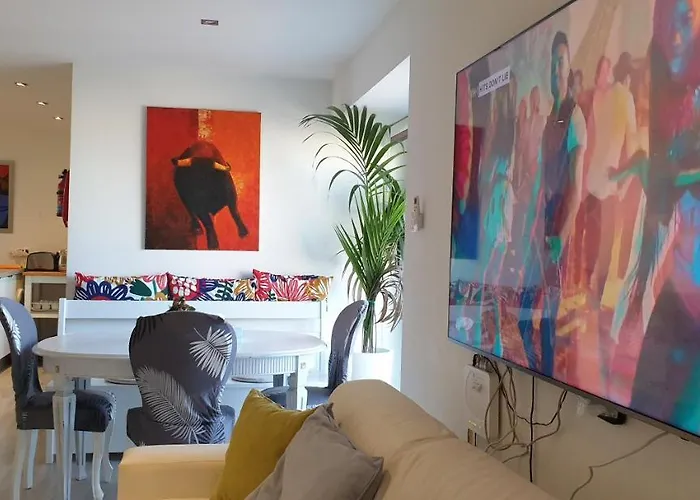 Spinola Court With Pool And Close To St Julians Center