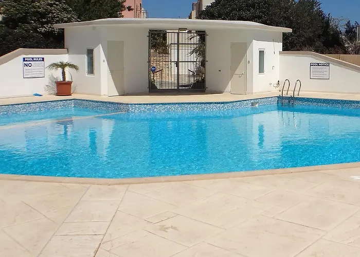 Spinola Court With Pool And Close To St Julians Center * Saint Julian's