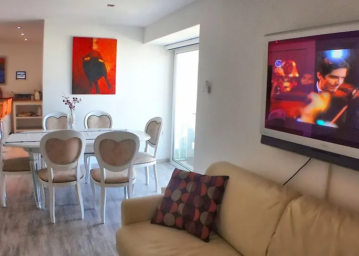 Spinola Court With Pool And Close To St Julians Center *