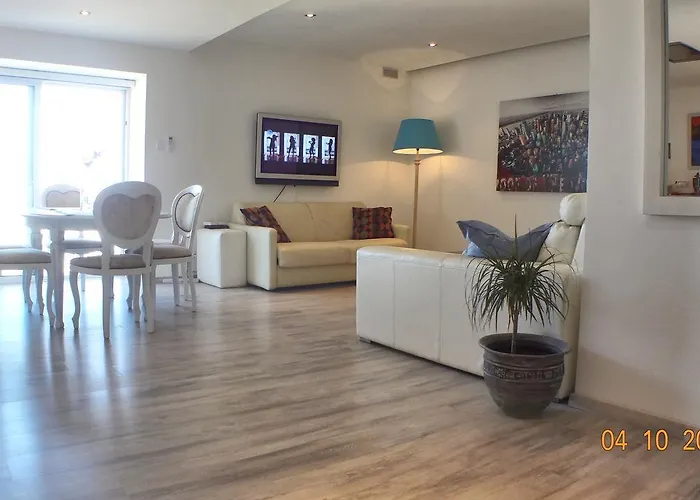 Spinola Court With Pool And Close To St Julians Center Lejlighed